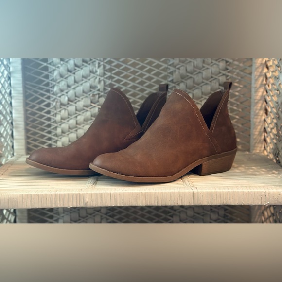 Universal Thread Booties Bundle - Picture 2 of 5